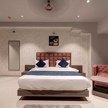 Hotel Sparsh Divine Ahmedabad Exterior photo